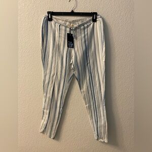 Chaser Side Slit Leg Crop Pants NWT